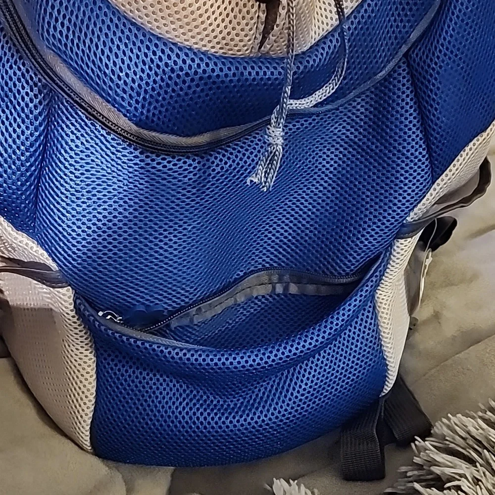 Pet carrier back/front pack. New. XL.